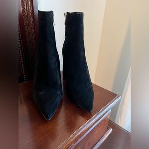 Steve Madden Vallor Black Sued Suede Booties